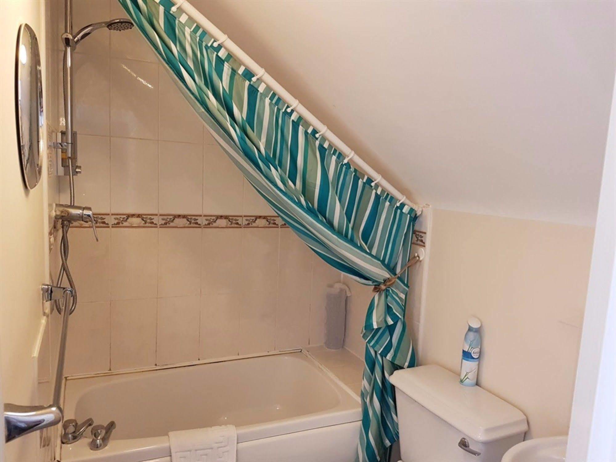 Aaron Lodge Guest House Λέστερ Εξωτερικό φωτογραφία